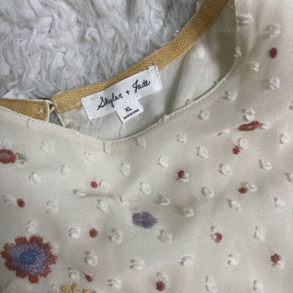 NWT Skylar& Jade tie back dotted Swiss Blouse beige front embroidery accent SZXL - Picture 7 of 13